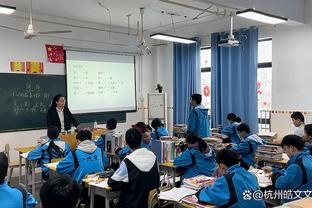 人晕了？佩特洛维奇本场数据：6次扑救，1次高球拦截，评分6.8