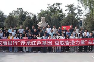 罗马诺：皇马今夏不会为戴维斯支付疯狂转会费 个人条款不是问题