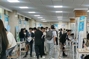 里夫斯谈化学反应：防守持球人时不必怀疑自己 要完全信任队友